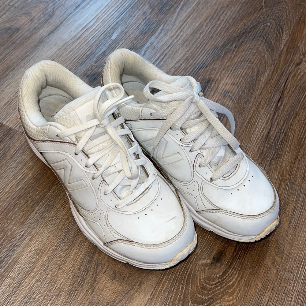 New Balance 405 White Women’s Sneakers Size 6